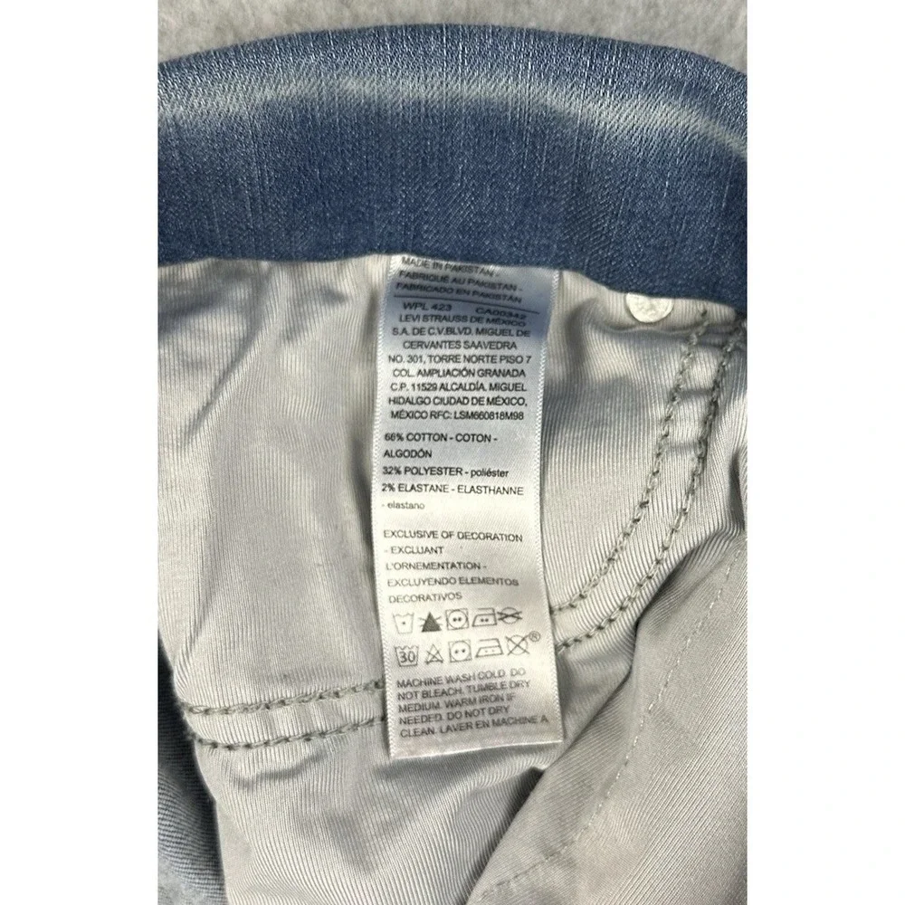 Levi Strauss Signature Gold Women's Totally Shaping Pull On Capri Size 14 - Picture 9 of 10
